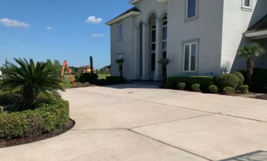 Driveway and exterior cleaning in the Rondout Valley